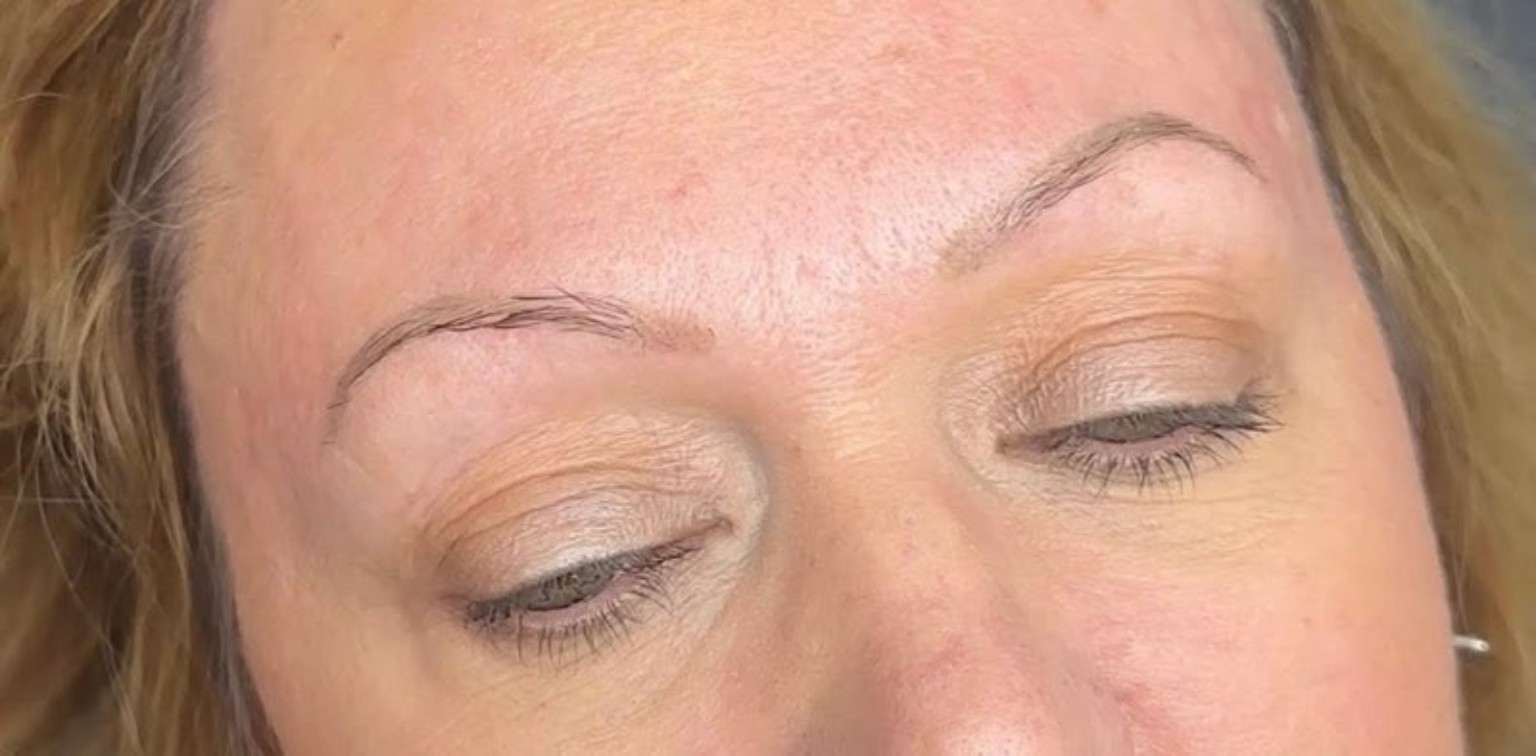 Brows before permanent makeup